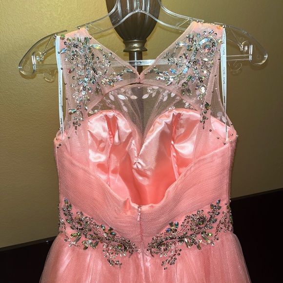 Coral pink formal dress size M worn once - Picture 4 of 4